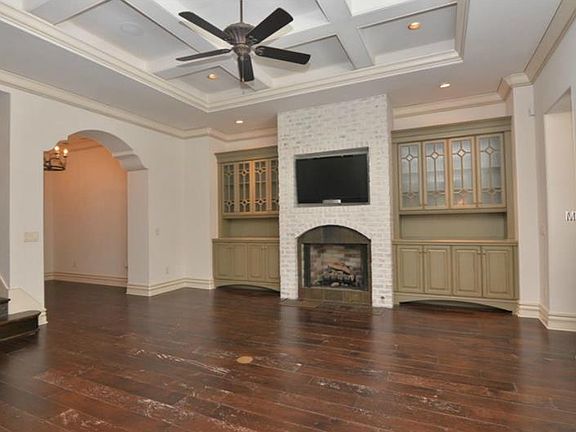 4th image of 111 S Phelps Ave
