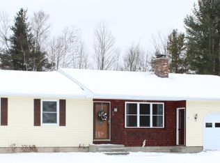 72 Hitchcock Dr, Newport, VT 05855