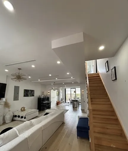 2077 Pacific St — Photo 1