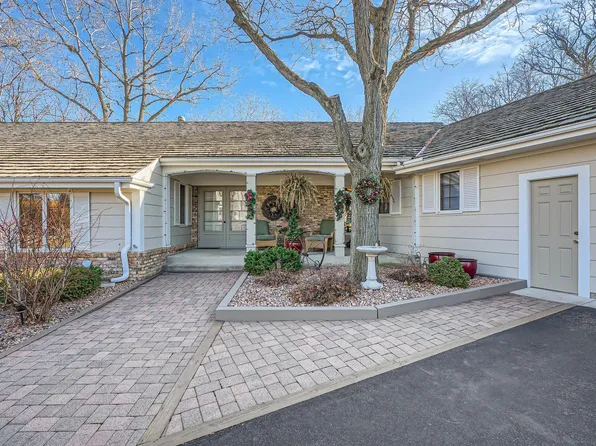 8785 Walton Oaks Dr, Bloomington, MN 55438