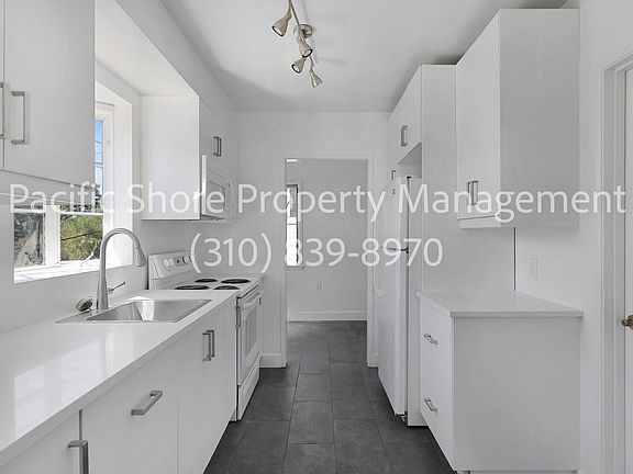 4th image of 2667 Waverly Dr