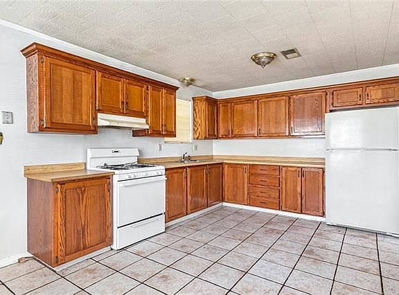 4th image of 1311 Joycelyn St