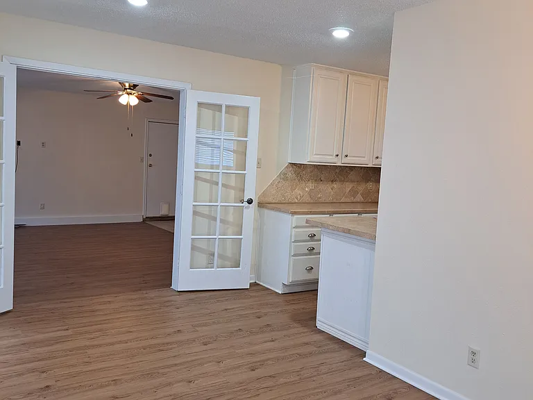 4006 Atlas Dr — Photo 3