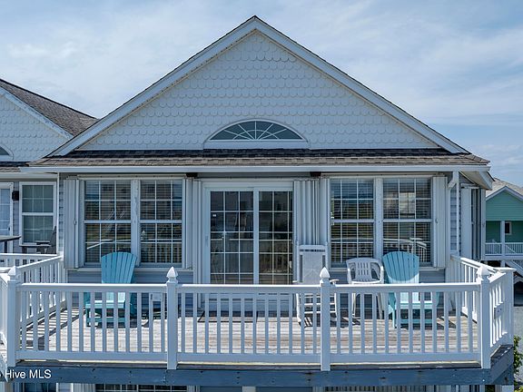 3rd image of 101 Heron Cay Court