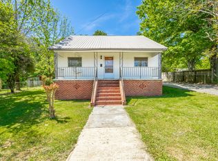 210 7th St, Trion, GA 30753