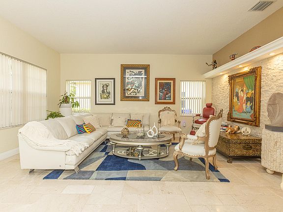 5th image of 1561 NW 168th Avenue