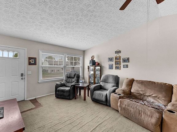 4th image of 1821 W 69th St