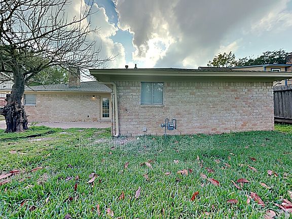 4th image of 11922 Monticeto Ln