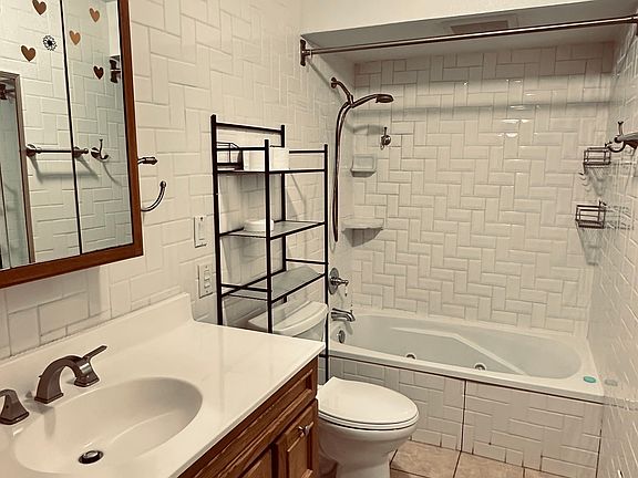 5th image of 517 E Stimmel St