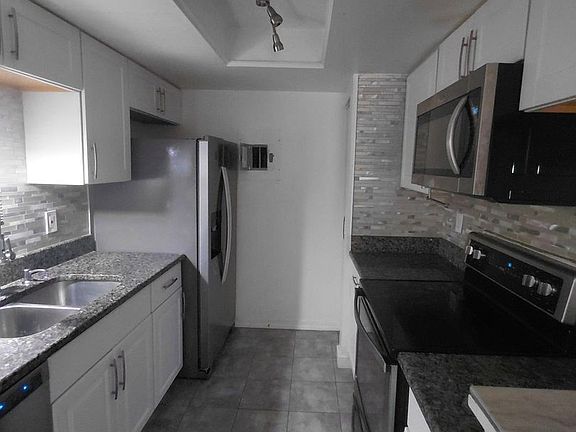 5th image of 14433 E Jewell Ave Unit 202