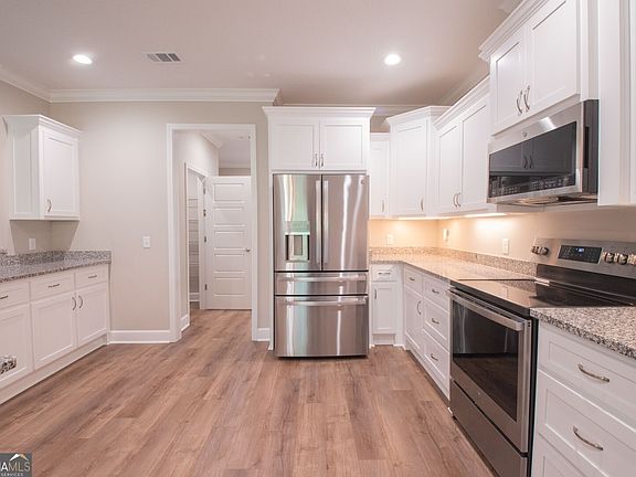 3rd image of 187 Pistachio Ln