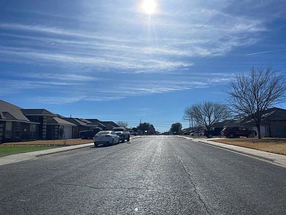 4th image of 8 W Harvard Cir