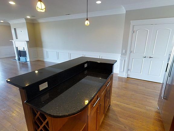 5th image of 2900 W Belmont Ave #2904203