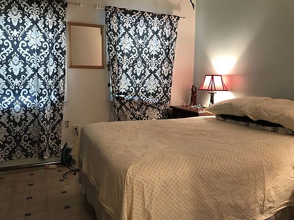 3rd image of 861C Underhill Ave