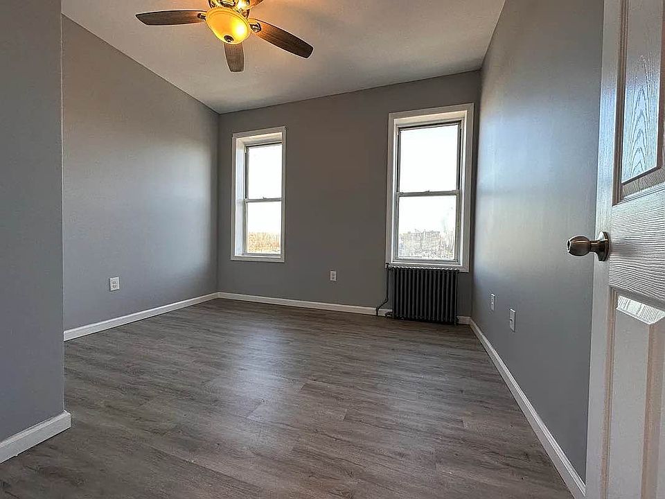 1st image of 367 20th St APT 10