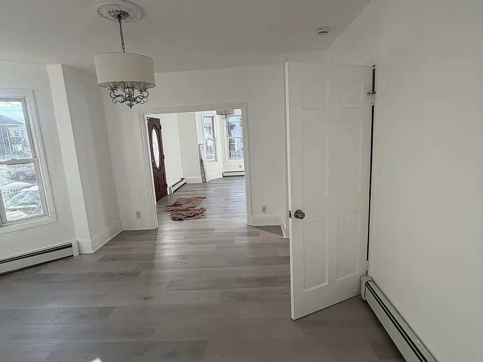 31 Clarendon Ave #1