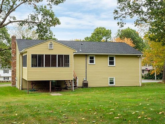 3rd image of 29 Leonard Dr