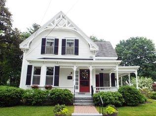 48 Crescent St, Franklin, MA 02038