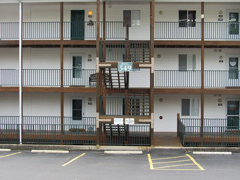 549 Park Place Dr #1E — Photo 28