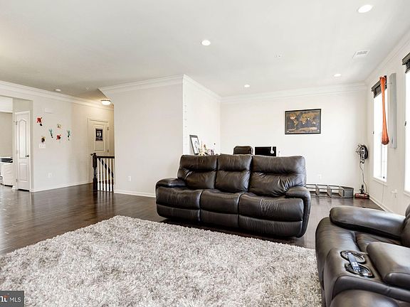 5th image of 23540 Belvoir Woods Ter