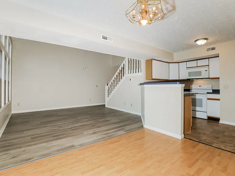 1541 Brookfield Cir — Photo 8
