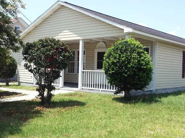 1202 Bay St, Morehead City, NC 28557
