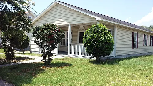 1202 Bay St Photo 1