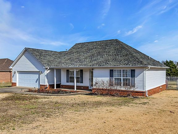 2nd image of 265 Cloverleaf Cir