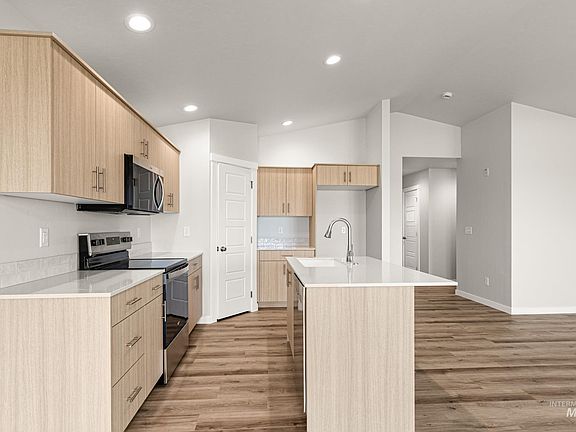 6th image of this home