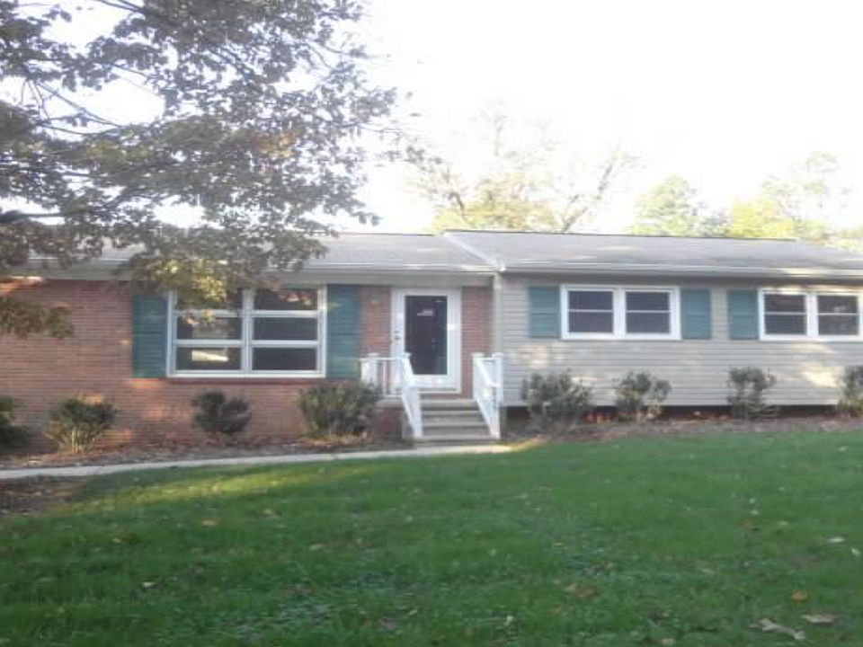 1st image of 2733 Woodbury Dr