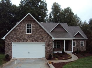 1172 Edgefield Ln, Newton, NC 28658
