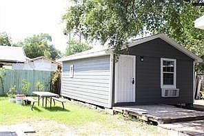 3rd image of 13818 Hershe Street