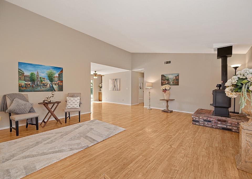 1st image of 2648 Royal Park Dr