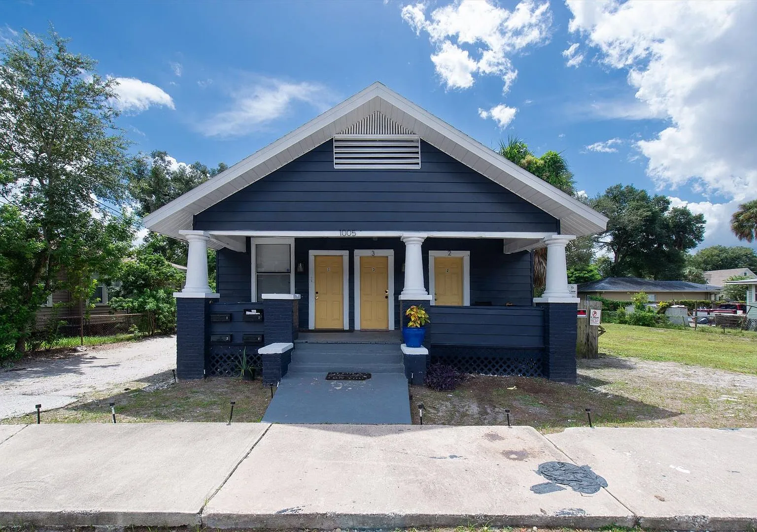 1005 E Lake Ave — Photo 1