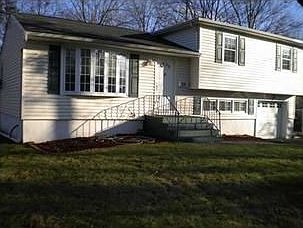 2nd image of 176 N Middletown Rd