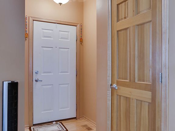 3rd image of 9637 Belmont Ln