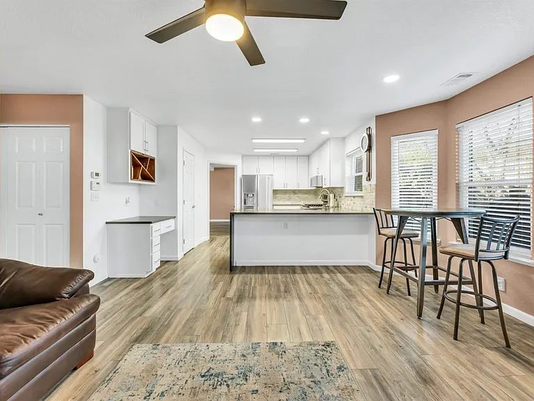 4417 Careyback Ave — Photo 7