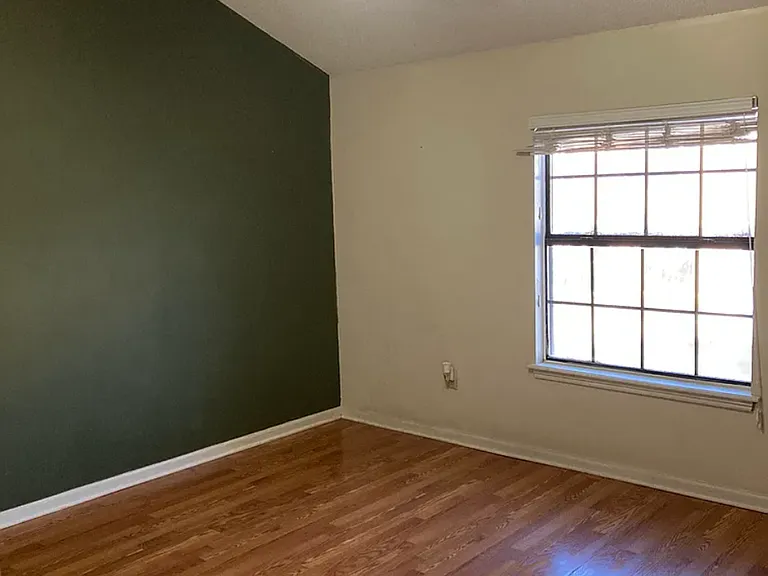 304 Rayburn St — Photo 5