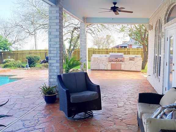 3rd image of 715 Saddlehorn Dr