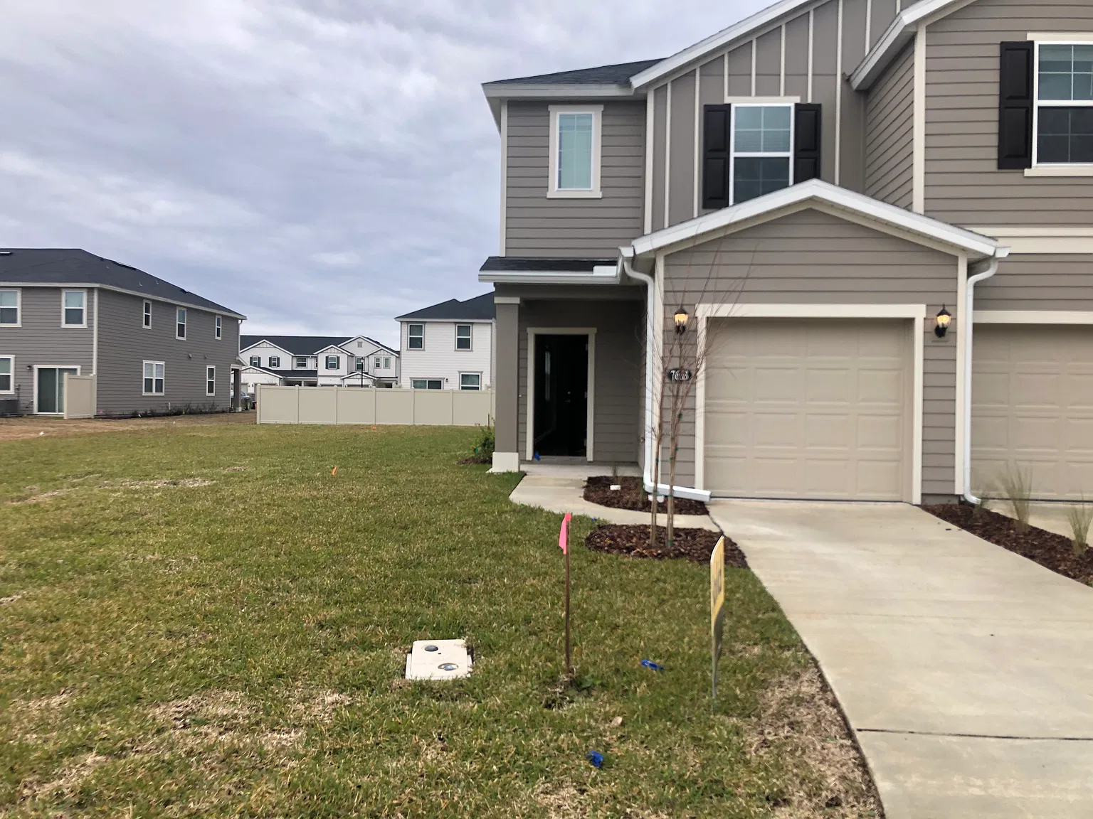 3 bed, 2.5 bath, 1627 sqft, $1,850 — Photo 1