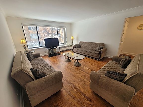 4th image of 2700 W Lunt Ave APT 201
