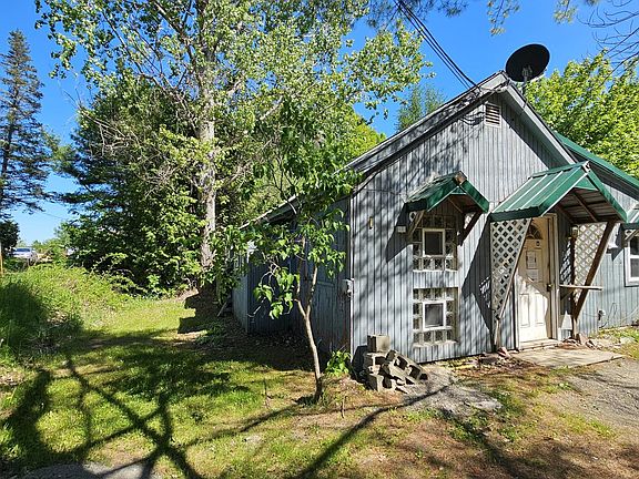 2nd image of 260 Pond Road