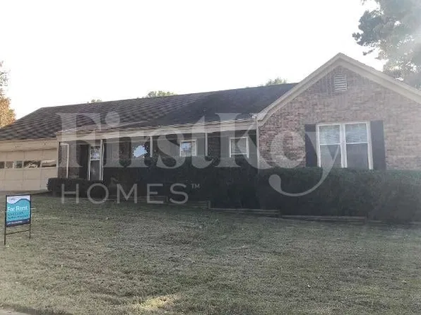 4965 Ridge Tree Dr, Memphis, TN 38128