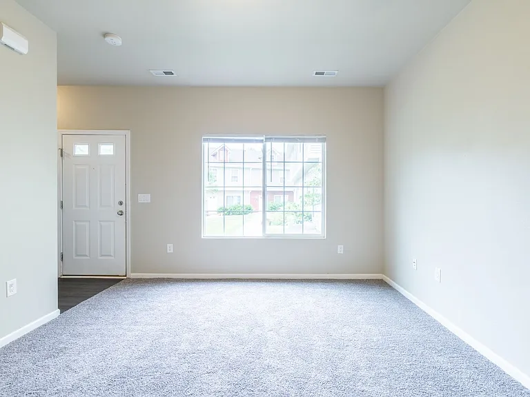 6909 Daniel Defoe Dr — Photo 42