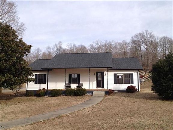 2nd image of 470 Tom Clark Ln