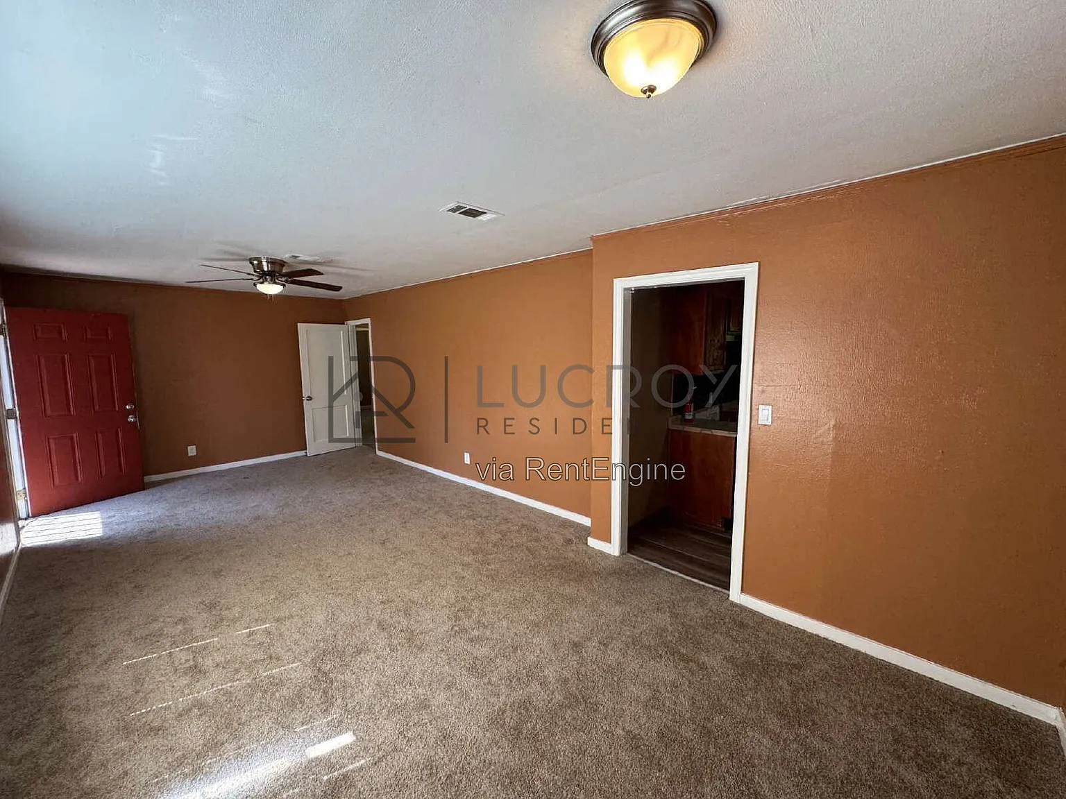 3 bed, 1.0 bath, 1323 sqft, $1,150 — Photo 2