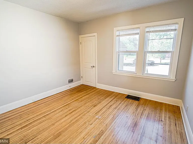 2940 Vincent Ave N #1 — Photo 18