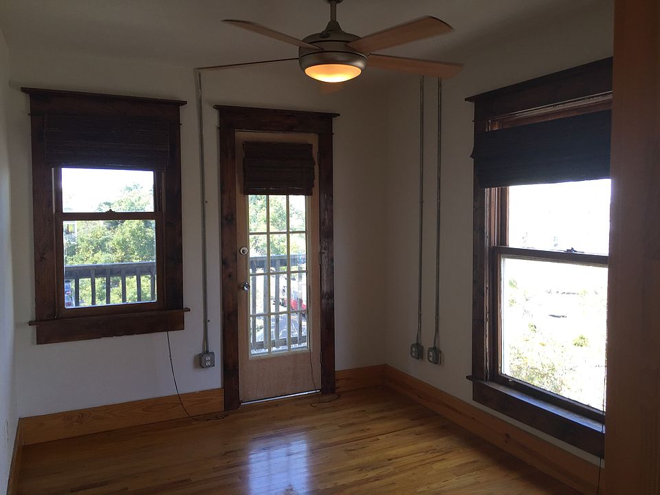 1st image of 305 5th St S APT 13
