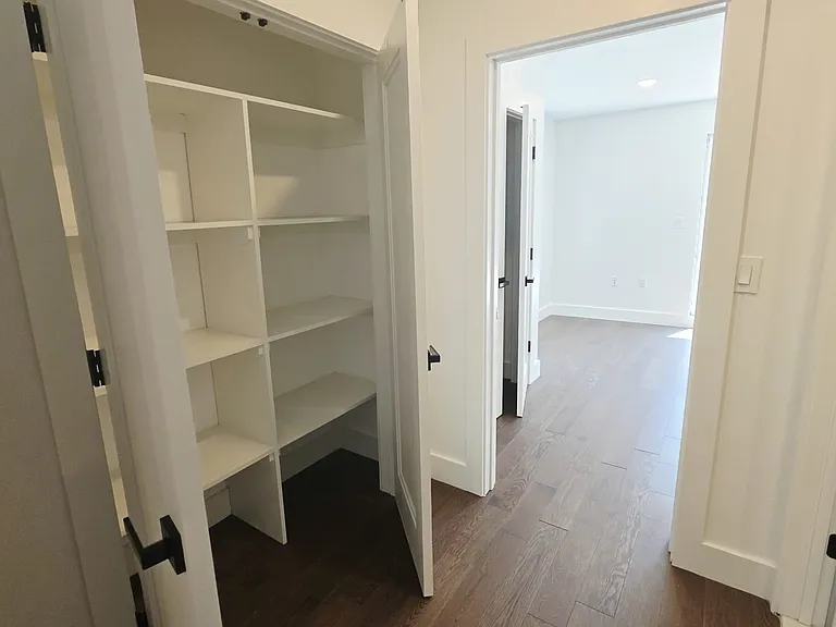 195 Bay St #1A — Photo 9