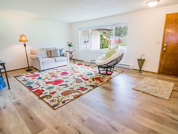 5th image of 8314 36th Ave NE